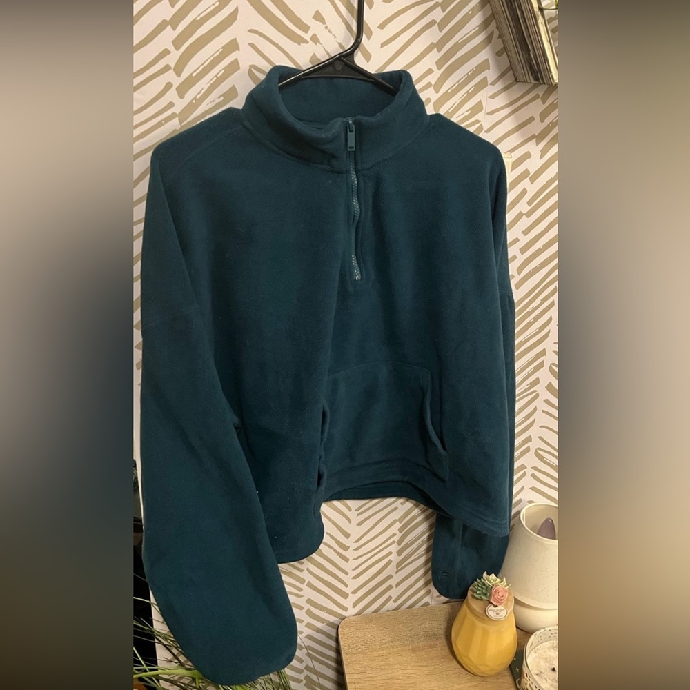 Fabletics sweater